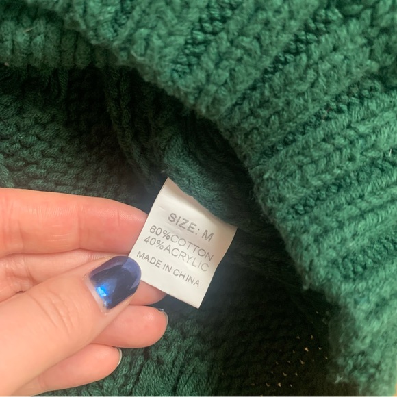 Green Cropped Knit Turtleneck - Picture 4 of 5